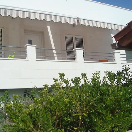 Apartments Niana With Heated Seawater Swimingpool Donji Okrug  المظهر الخارجي الصورة