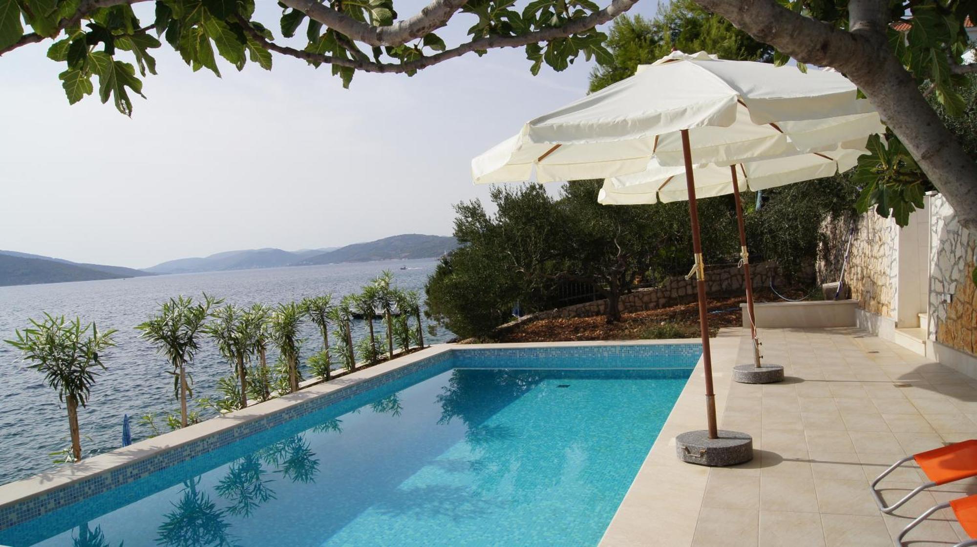 Apartments Niana With Heated Seawater Swimingpool Donji Okrug  المظهر الخارجي الصورة
