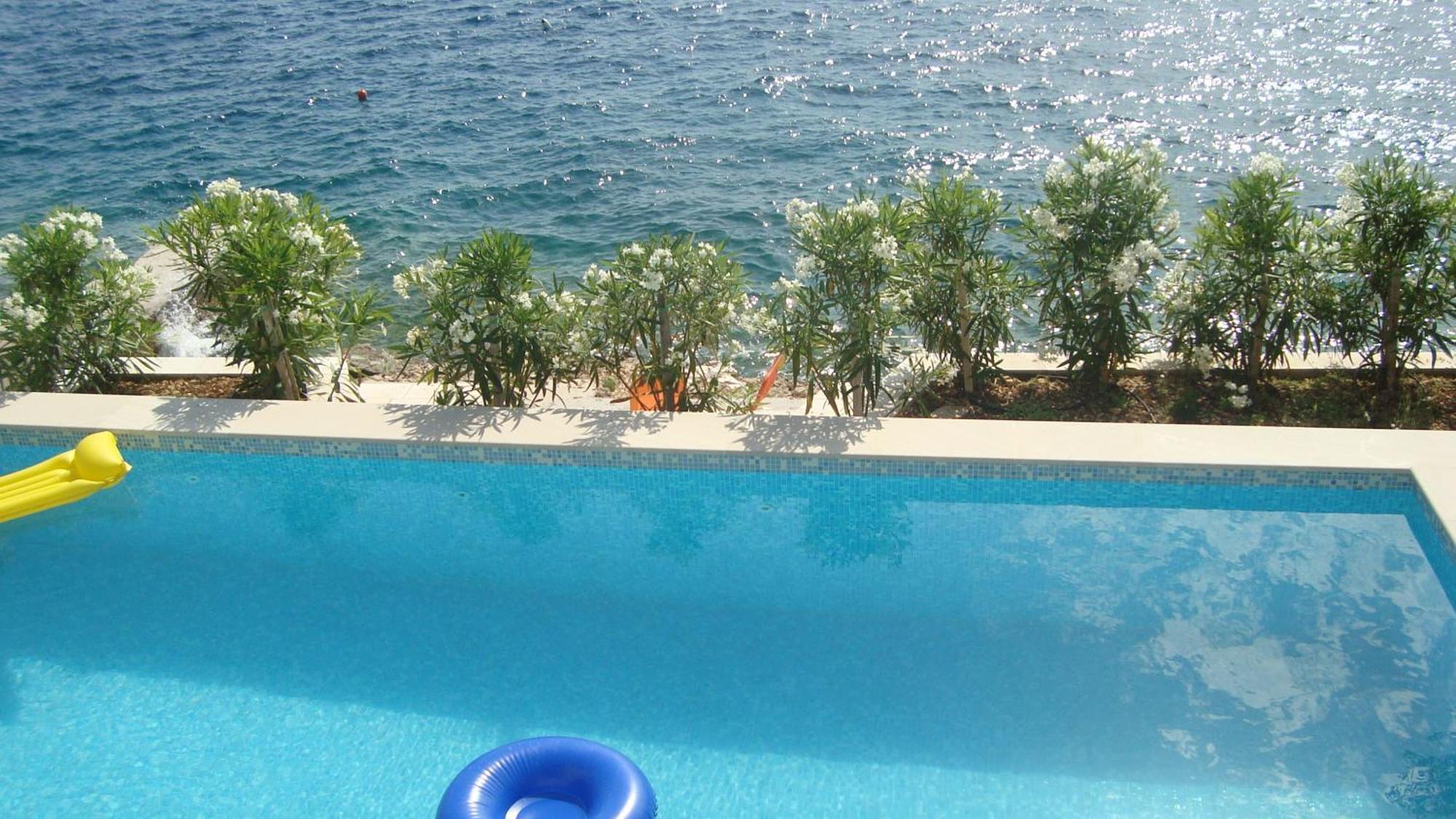 Apartments Niana With Heated Seawater Swimingpool Donji Okrug  المظهر الخارجي الصورة