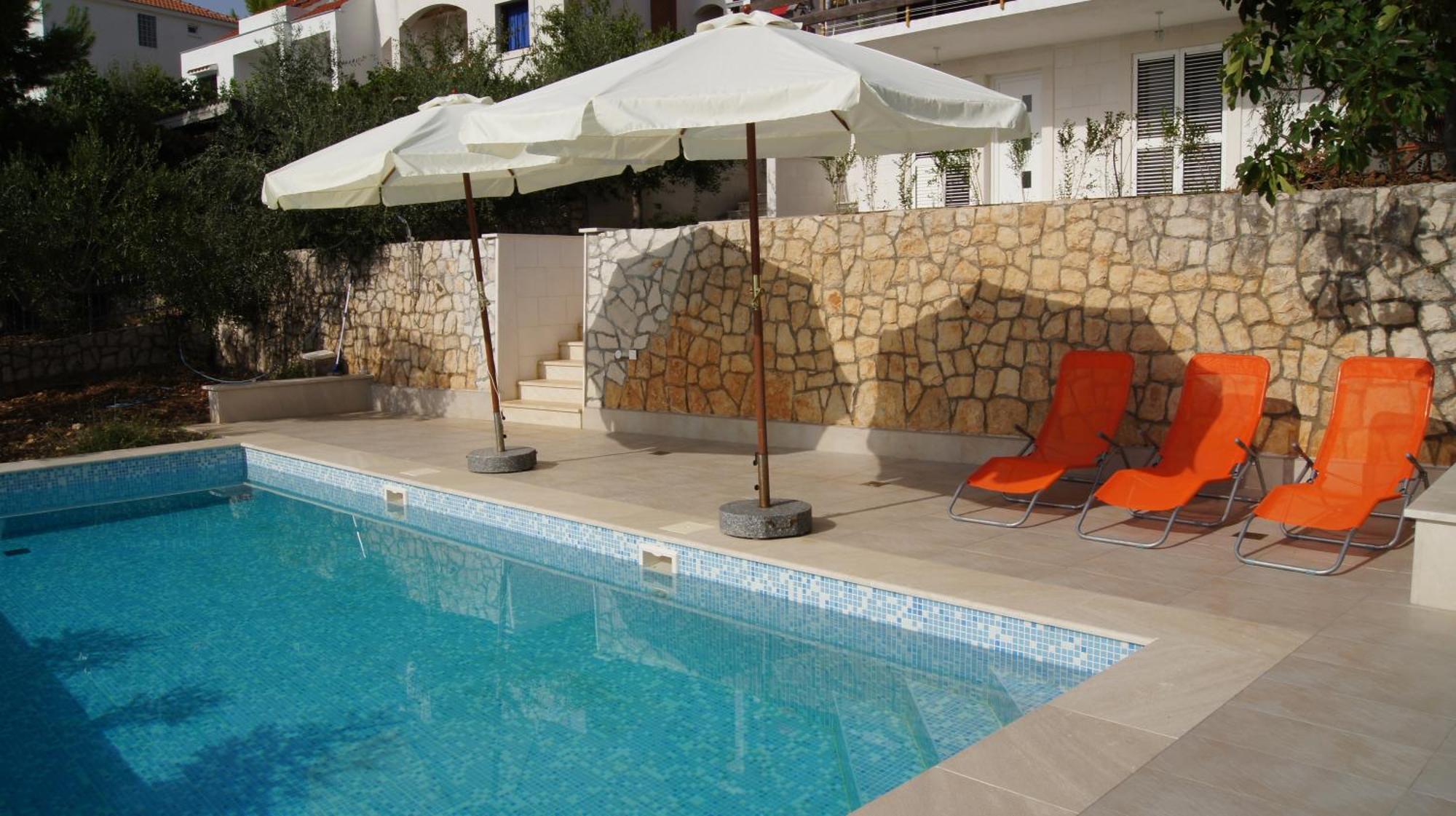 Apartments Niana With Heated Seawater Swimingpool Donji Okrug  المظهر الخارجي الصورة