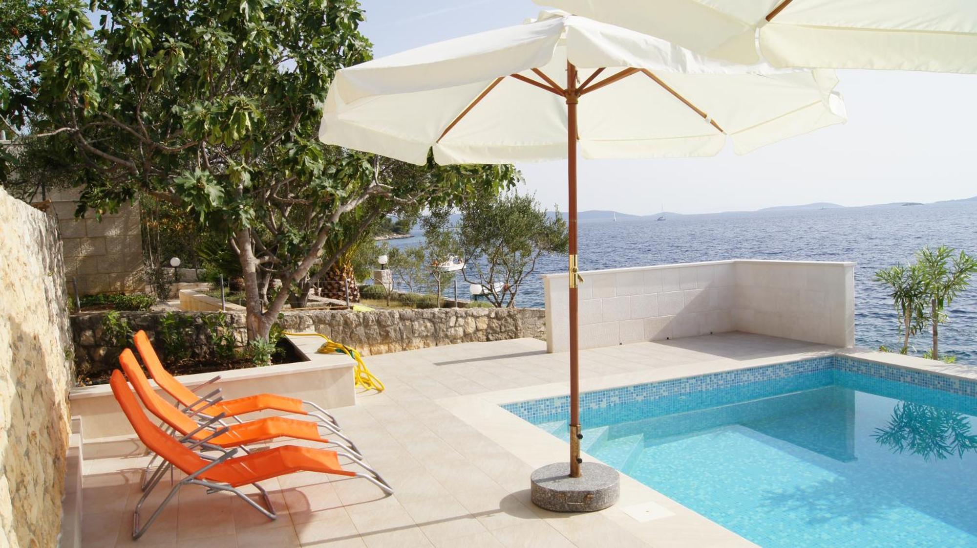 Apartments Niana With Heated Seawater Swimingpool Donji Okrug  المظهر الخارجي الصورة