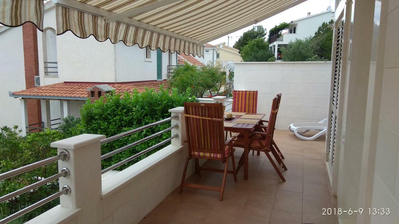 Apartments Niana With Heated Seawater Swimingpool Donji Okrug  المظهر الخارجي الصورة