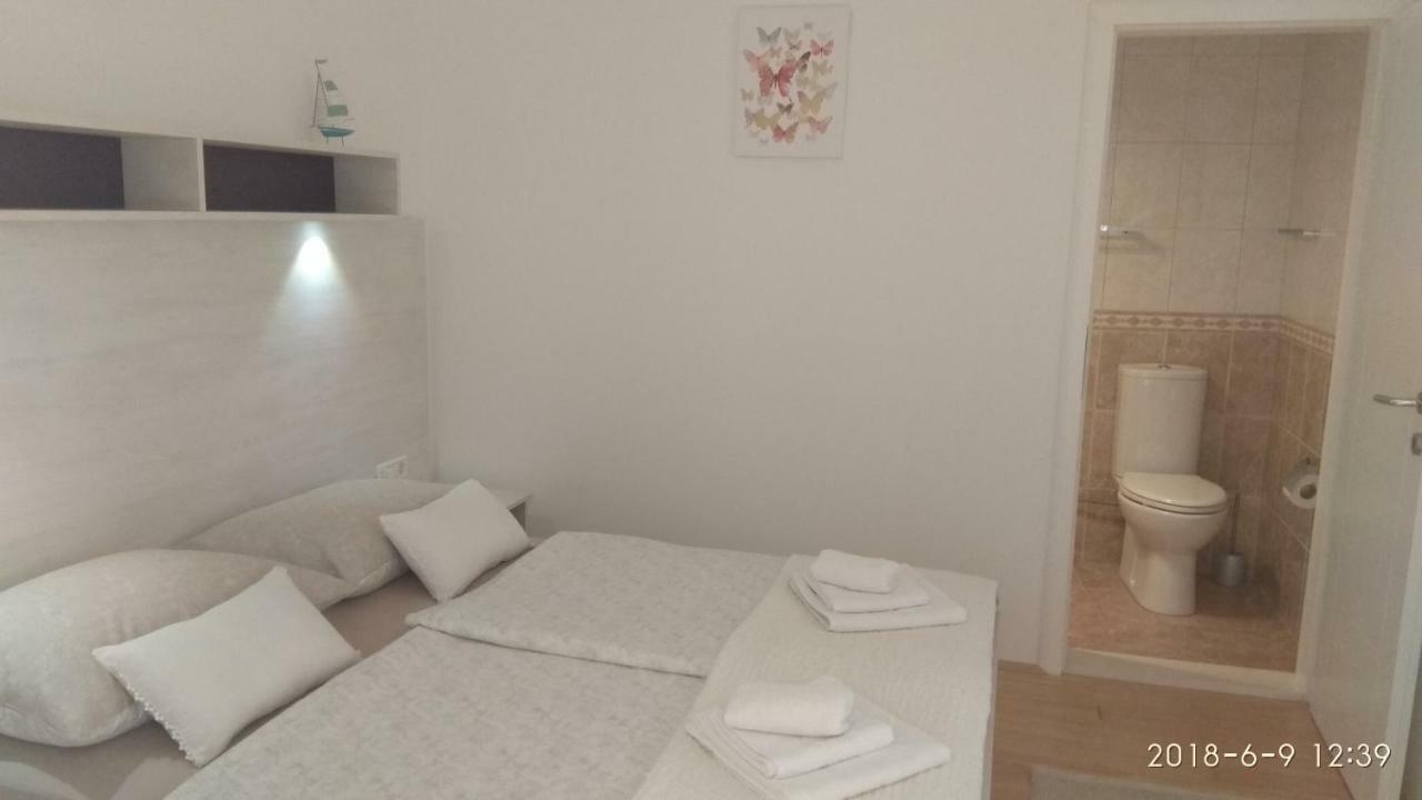 Apartments Niana With Heated Seawater Swimingpool Donji Okrug  المظهر الخارجي الصورة