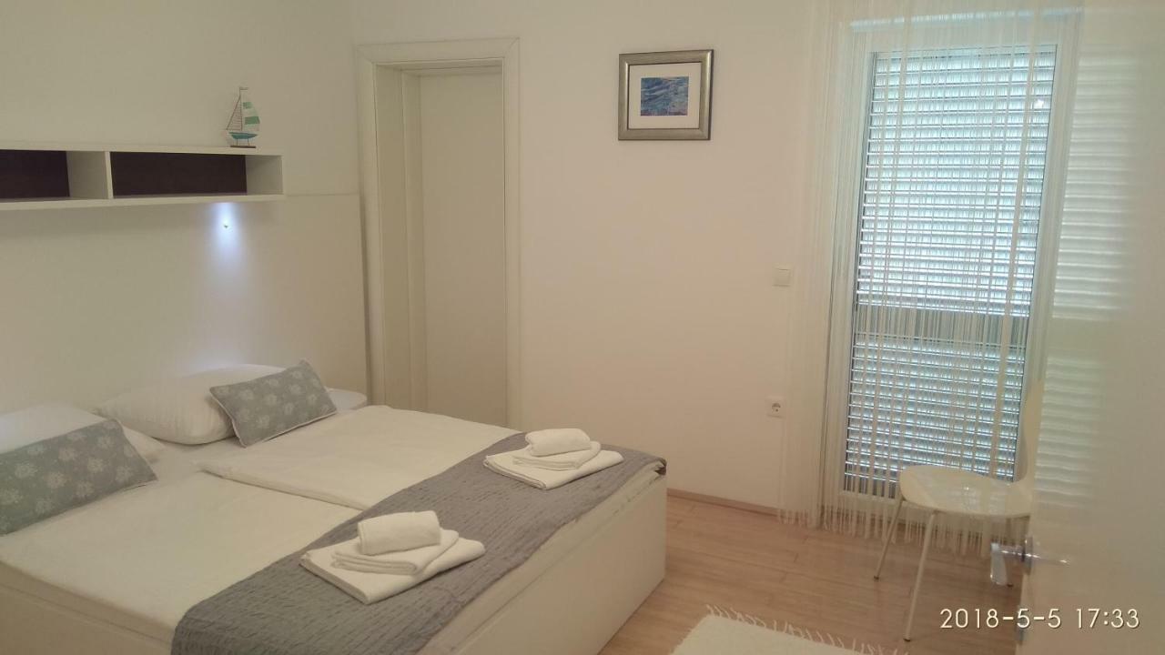 Apartments Niana With Heated Seawater Swimingpool Donji Okrug  المظهر الخارجي الصورة
