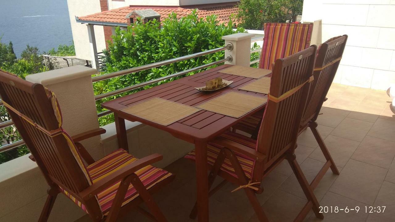 Apartments Niana With Heated Seawater Swimingpool Donji Okrug  المظهر الخارجي الصورة