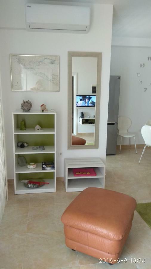 Apartments Niana With Heated Seawater Swimingpool Donji Okrug  المظهر الخارجي الصورة